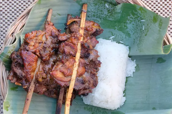 Ayam Panggang Dan Beras Lengket — Stok Foto