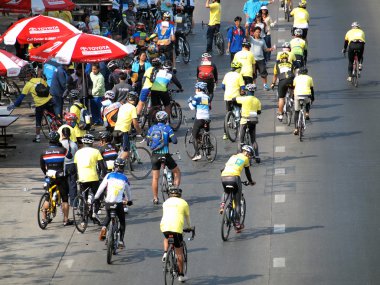 Bangkok, Tayland - 19 Ocak 2013: Tanımlanamayan biniciler eylem sırasında 