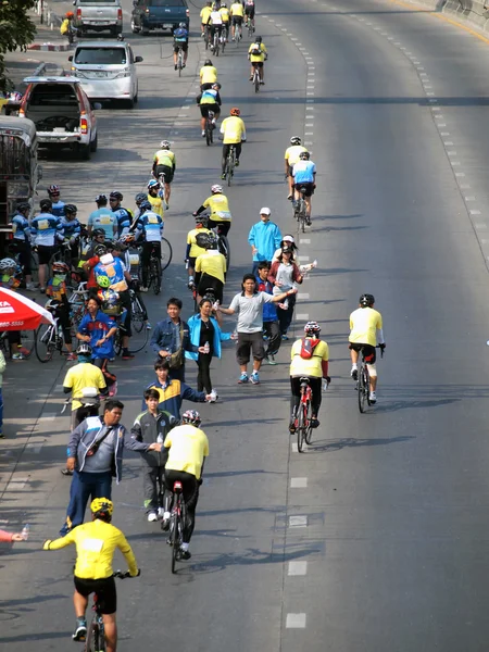 Bangkok, Thajsko - 19. ledna 2013: Neidentifikovaný jezdci v akci během "Bangkok kolo závodu 2013" — Stock fotografie