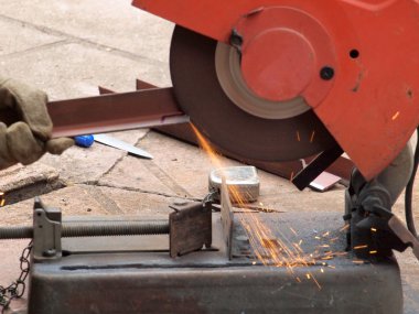 metal testere yakın çekim