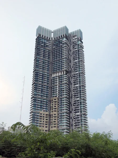 Bangkok, Thailand - den 23 augusti, 2014: Moderna glasbyggnad av "Bangkok Business Center" — Stockfoto