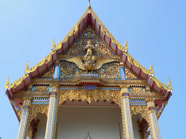 Vackra gaveln av det berömda templet — Stockfoto