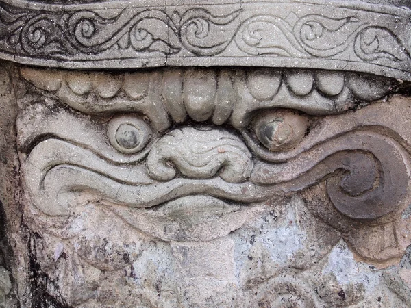 Cerca de estatua de piedra china en Wat Pho, Bangkok, Tailandia —  Fotos de Stock