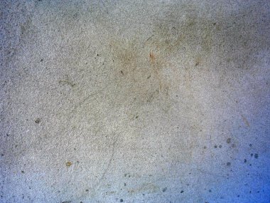 Beton duvar yakın gülmekten