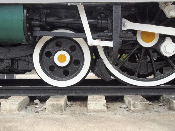 Eski lokomotif tekerlek yakın çekim. — Stok fotoğraf