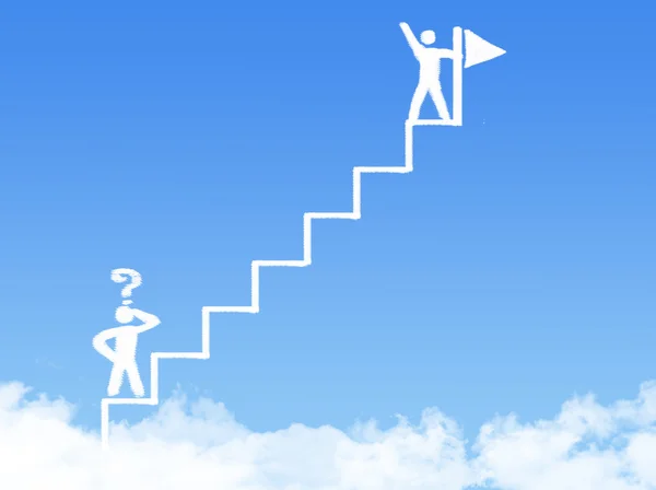 Escalera de nubes, el camino hacia el éxito en el cielo azul — Foto de Stock