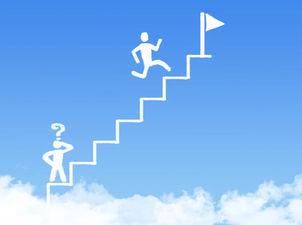 Bulut merdiven, mavi gökyüzü başarının yolu — Stok fotoğraf