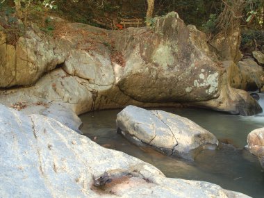 Güzel şelale yakın çekim