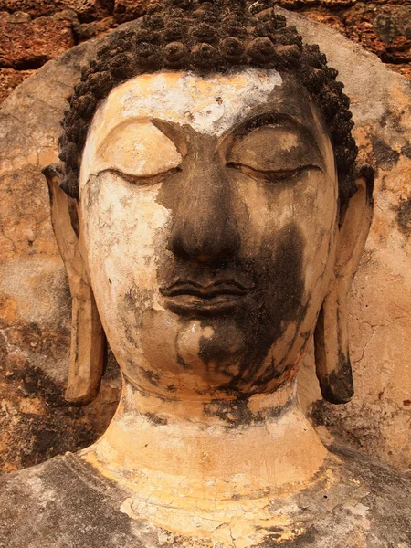 Sukhothai,Thailand - December 25, 2014: Old Buddha statue in Wat Phra Prang — Stock Photo, Image
