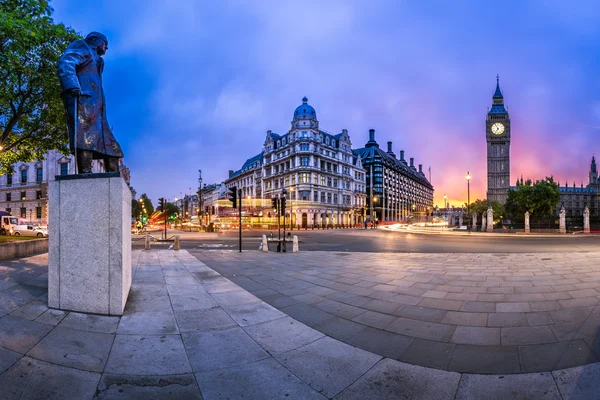 Panorama di Piazza del Parlamento e della Torre della Regina Elisabetta a Londo — Foto Stock