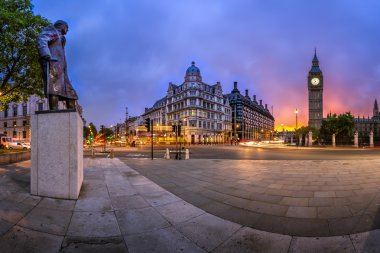 Parlamento Meydanı ve Kraliçe Elizabeth kulede Londo Panoraması