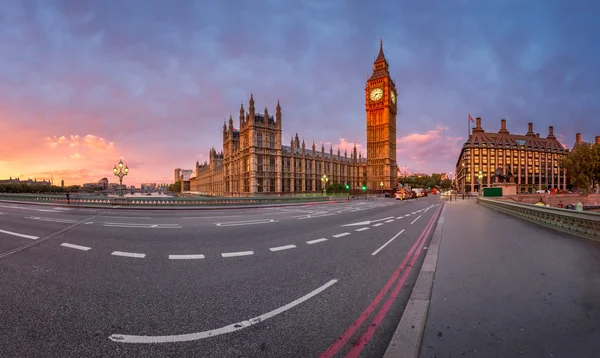 Panorama van koningin Elizabeth Clock Tower en Westminster Palace ik — Stockfoto