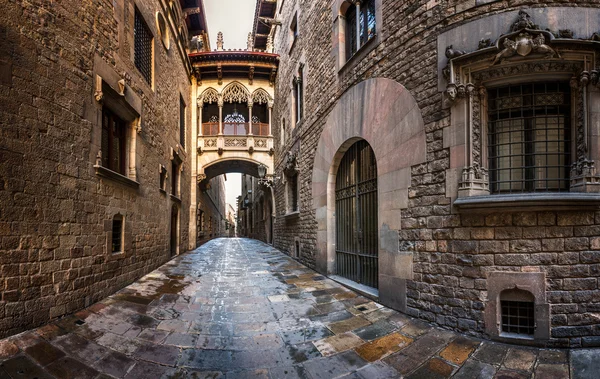 Barri Quartiere Gotico e Ponte dei Sospiri a Barcellona, Catalogna — Foto Stock