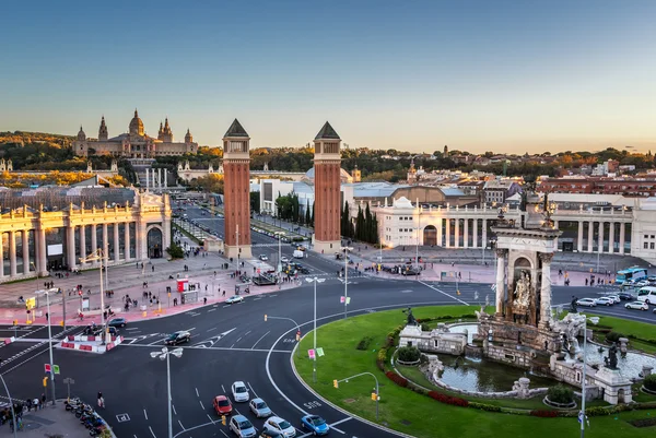 Letecký pohled na Placa Espanya a kopce Montjuic s národní umění — Stock fotografie