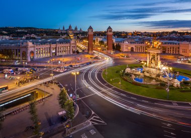Placa Espanya ve Montjuic Hill Ulusal Sanat ile havadan görünümü