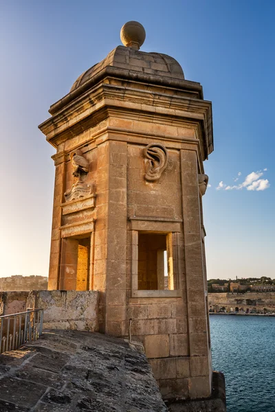 Torre fortificada em Gardjola Gardens, Malta — Fotografia de Stock