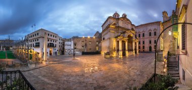 Panorama Saint Catherine Kilisesi'nin İtalya ve Jean Vallette Pjazz