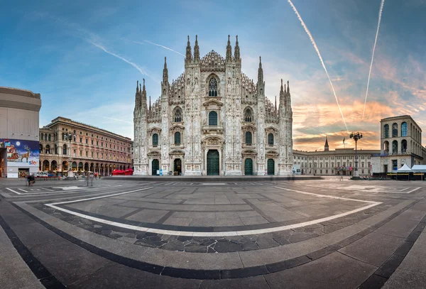 Panorama da Catedral de Milão (Duomo di Milano), Vittorio Emanuele — Fotografia de Stock