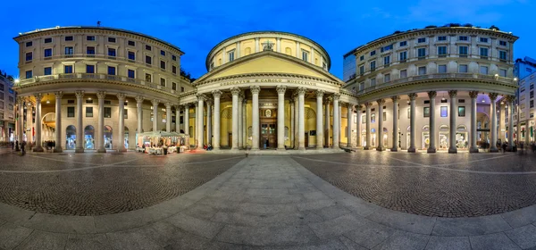 Panorama van San Carlo plein en de kerk van Saint Charles Borrome — Stockfoto