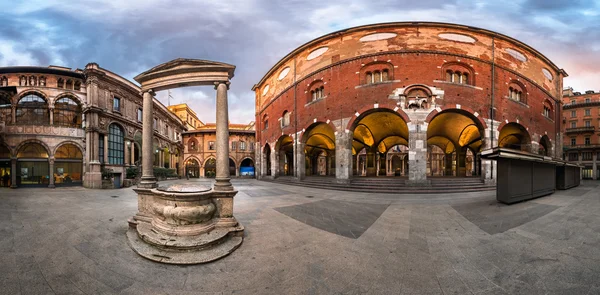 Panorama van Palazzo della Ragione en Piazza dei Mercanti in de — Stockfoto