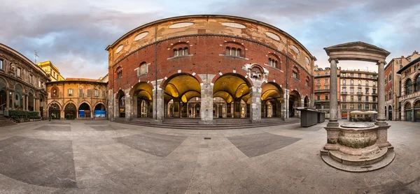 Πανόραμα του Palazzo della Ragione και Piazza dei Mercanti σε το — Φωτογραφία Αρχείου