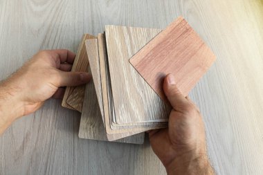 Kaplamalı renk seçimi. Döşeme için ahşap pervane. Parke için örnekler, yer rengi seçimi.