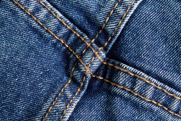 Синие джинсы закрываются. Светло-голубая толстая ткань для брюк. — стоковое фото