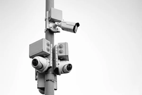 Güvenlik Kameraları Korunaklı Bölge Korunan Bölgede Çok Sayıda Güvenlik Kamerası — Stok fotoğraf