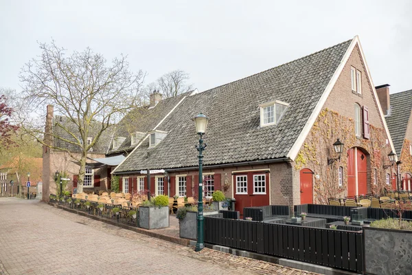 Hotel Gouden Leeuw nella città più piccola dei Paesi Bassi . — Foto Stock