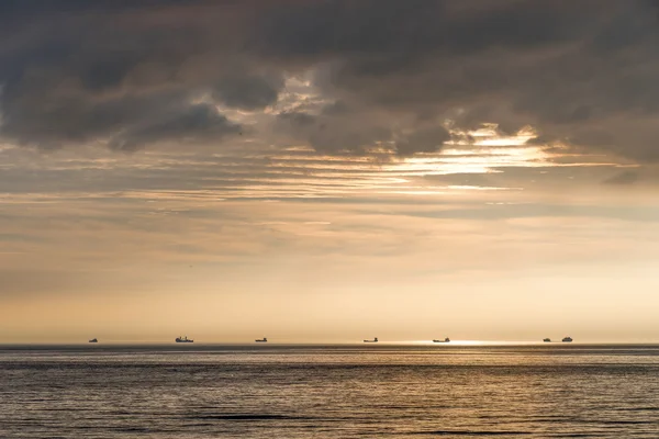 Ships on the horizon. — Stock Photo, Image