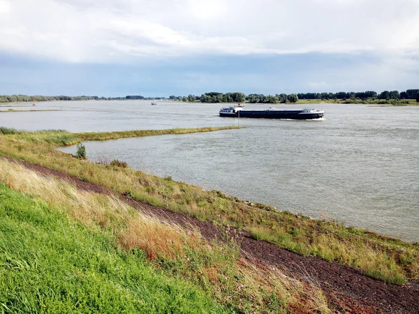 Dike along The Waal. — Stock Photo, Image