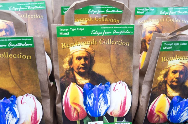 Мешки с лампочками с портретом художника Рембрандта ван Рейна . — стоковое фото