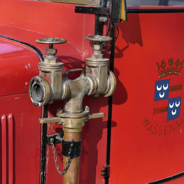 Παλαιό χρονόμετρο Magirus φωτιά φορτηγό από την πυροσβεστική υπηρεσία σε Wassenaar. — Φωτογραφία Αρχείου