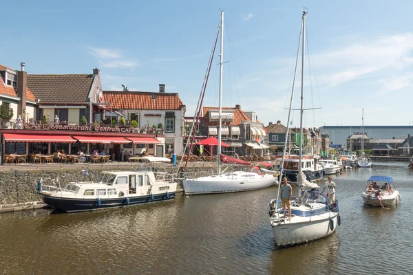 Vergnügungsyachten und Segelboote. — Stockfoto