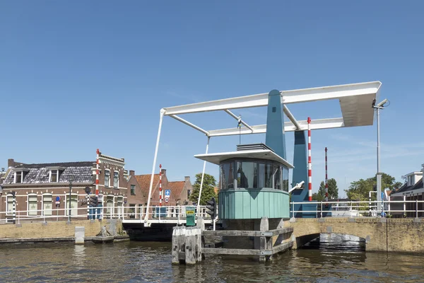 Zugbrücke im Zentrum von Ijlst. — Stockfoto