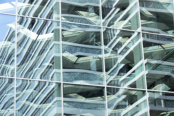 Glass facade of the Central Station in The Hague. — Stock Photo, Image