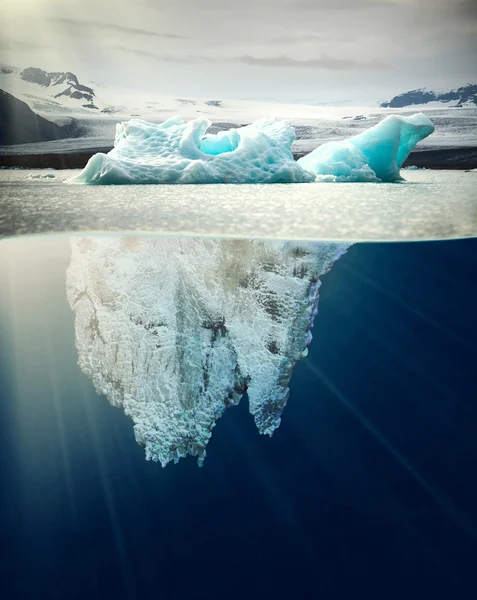 Iceberg vista subaquática — Fotografia de Stock