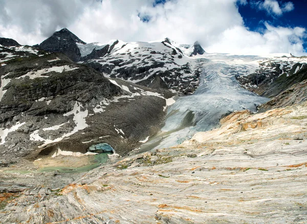 Högt berg — Stockfoto