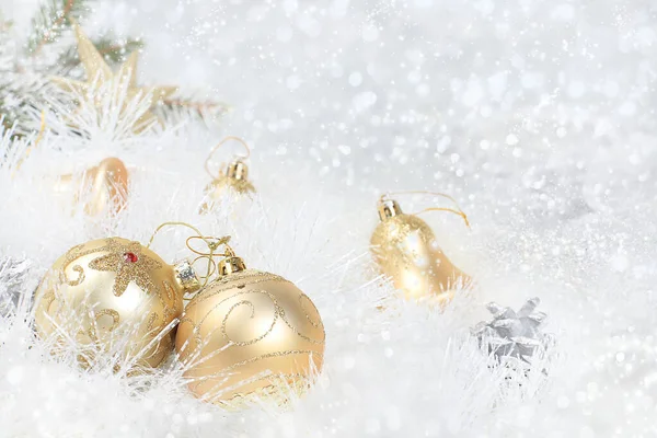 Weihnachten Und Neujahr Hintergrund Mit Bokeh Lichter Und Dekorationen Spielzeug — Stockfoto
