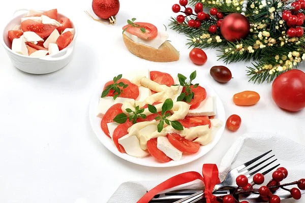 Caprese Toast Mozzarella Cheese Cherry Tomatoes Fresh Garden Basil Christmas — Stock Photo, Image