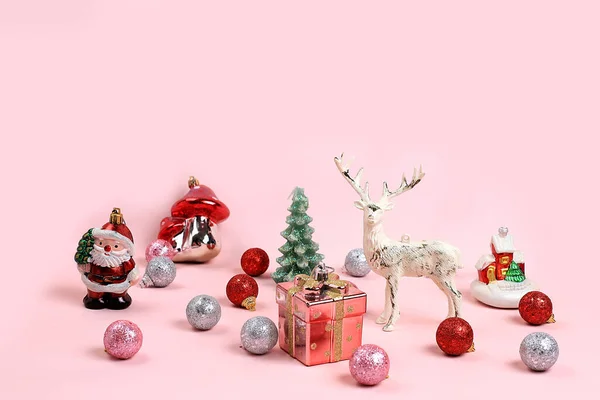 Χριστουγεννιάτικη Σύνθεση Διακοσμήσεις Και Παιχνίδια Καρτ Ποστάλ Minimal Holiday Concept — Φωτογραφία Αρχείου