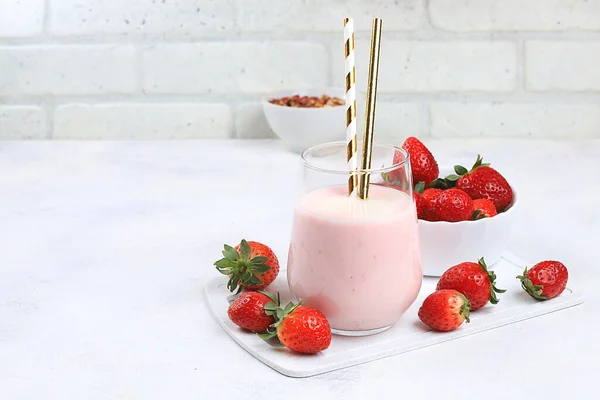 Strawberry Smoothie Berries Honey Bright Table Useful Breakfast Made Ingredients — Stock Photo, Image