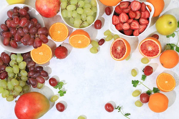 Frutas Frescas Bayas Una Mesa Soleada Brillante Concepto Comida Natural — Foto de Stock