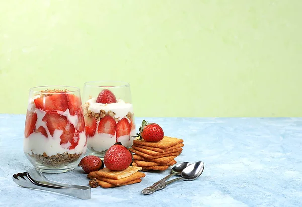 Strawberry Yogurt Berries French Cracker Muesli Bright Table Fruit Salad — Stock Photo, Image