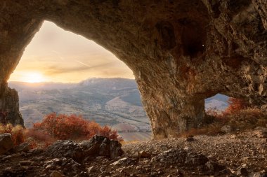 Öğrencilerin Remetea yakınlarındaki mağarası, Trascau dağları, Romanya
