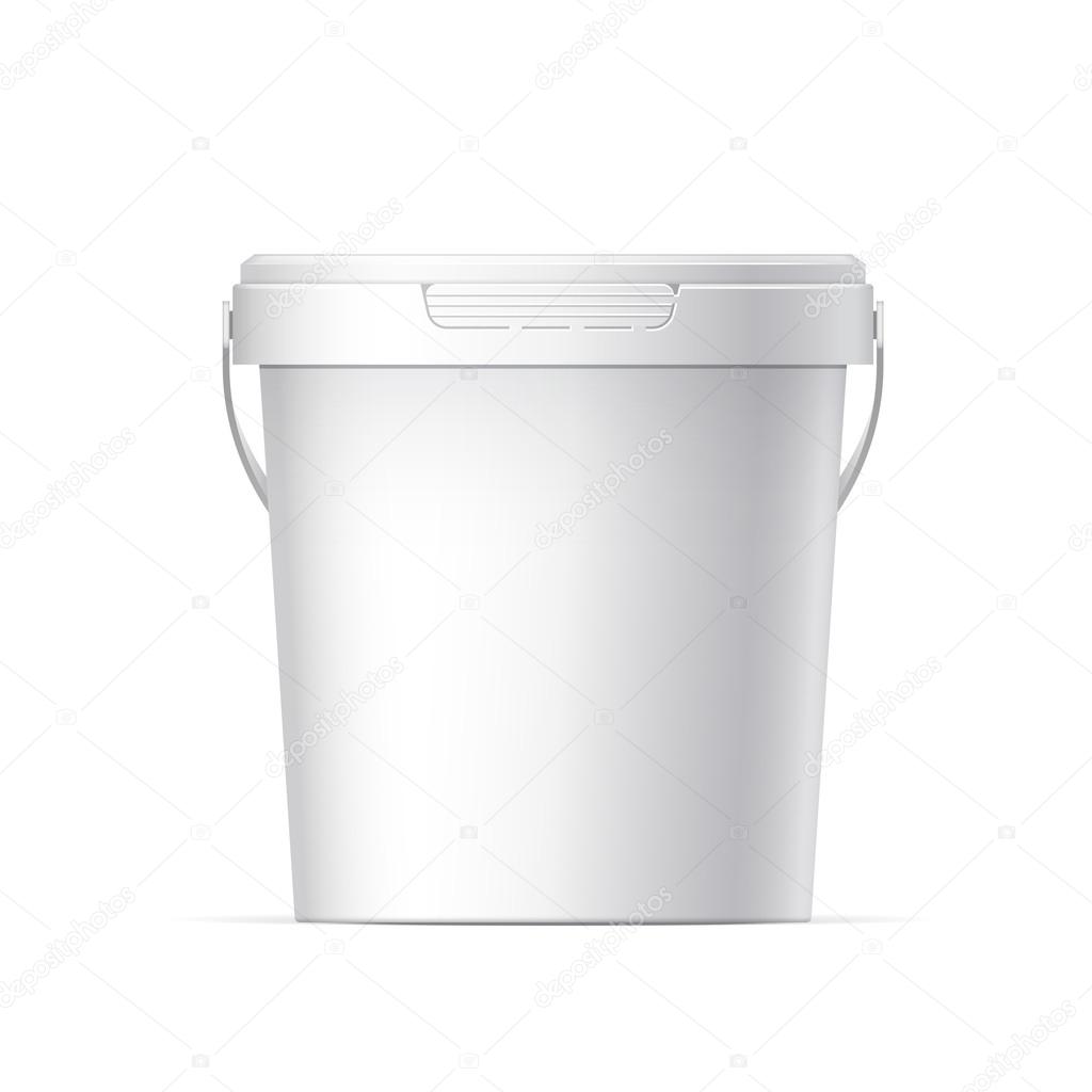 Plastic bucket