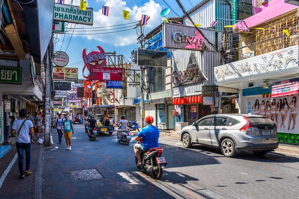 PATTAYA, THAILAND - DECEMBER  28: Walking Street in Pattaya at n — Stock Photo, Image