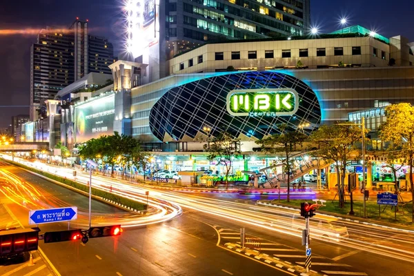 BANGKOK, THAILAND - FEBRUARY 8: MBK Center is a big shopping mal — Stock Photo, Image