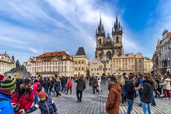 Prag, Çek Cumhuriyeti - 5 Mart 2016: eski şehir squ turistler