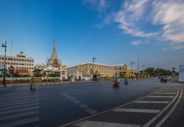 Bangkok, Tayland Nisan 8: Savunma Bakanlığı önünde yol — Stok fotoğraf